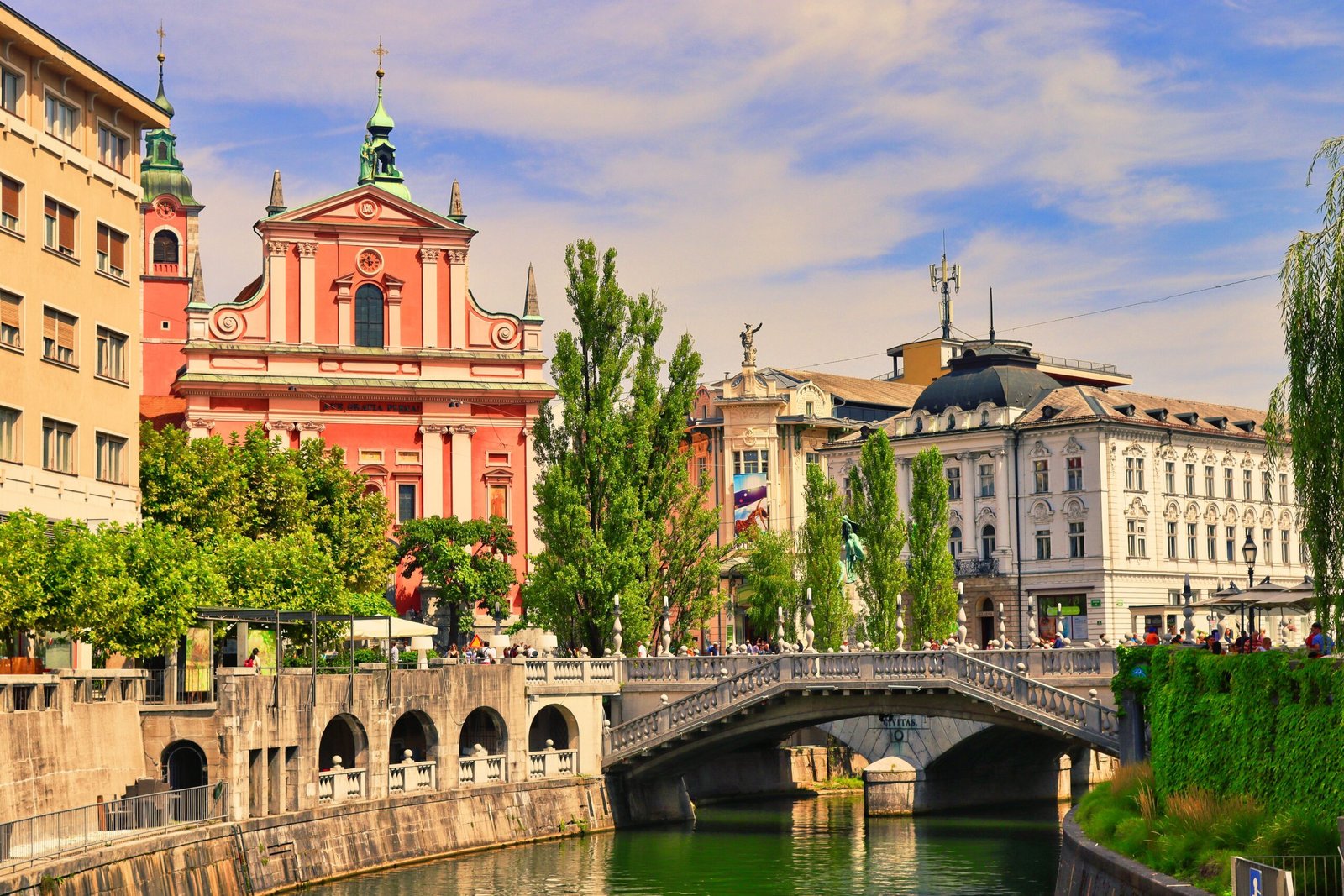 The Triple Bridge and riverside architecture along the Ljubljanica, Ljubljana, Slovenia