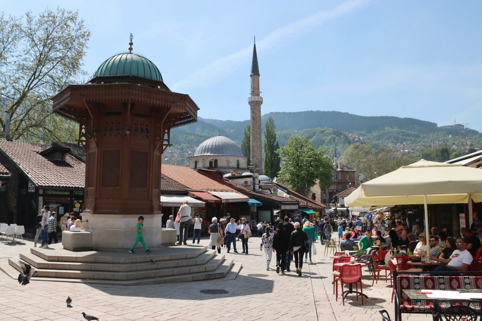 Bascarsija old town with the Sebilj fountain, Sarajevo, Bosnia and Herzegovina