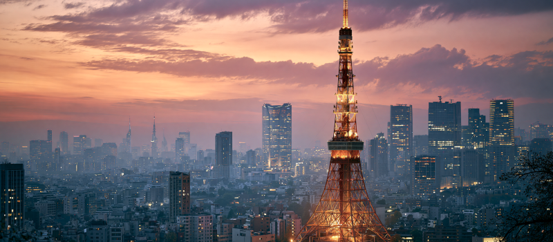 fitmyth_realistic_photo_of_Tokyo_Tower_lit_up_at_dusk_clear_a_5780409b-929f-4bb6-8f11-223e6806270f_3